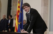 Глава правительства Каталонии Карлес Пучдемон подписал декларацию независимости